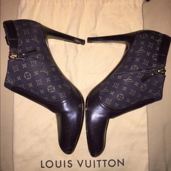Authentic Louis Vuitton Monogram Mini Lin Ankle Boots - Picture 2 of 13